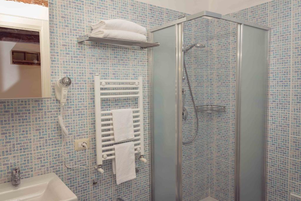 نابولي La Cattedrale Bed & Breakfast الغرفة الصورة